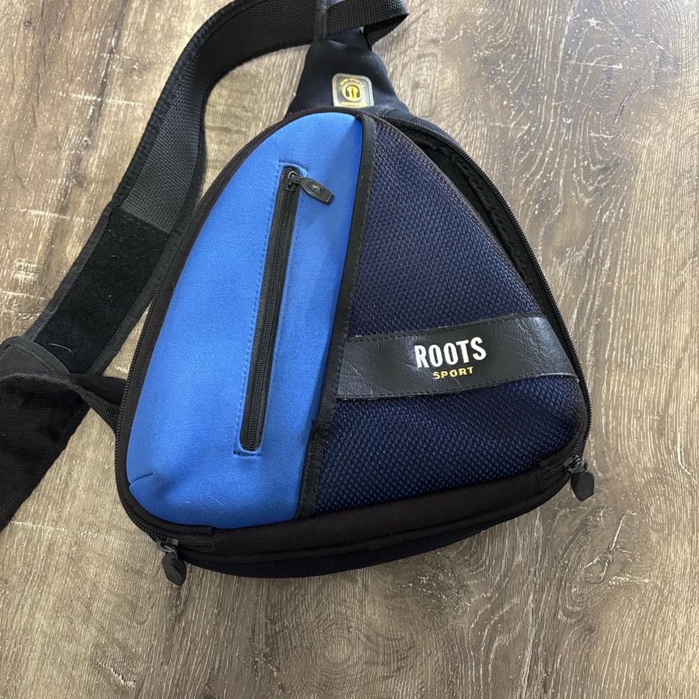 Roots Black and Blue Men's Backpack - Picture 2 of 8